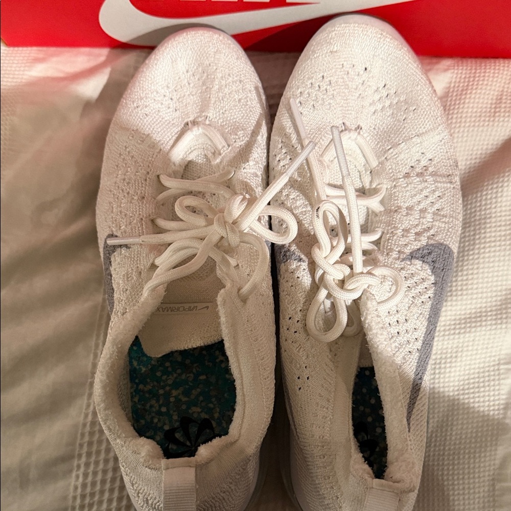 Nike Vapormax White and Gray Sneakers - Picture 2 of 8